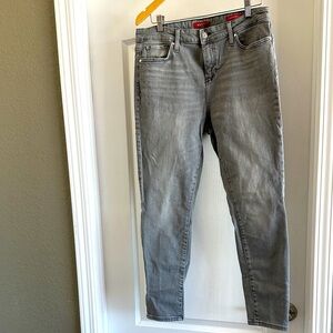 GUESS Sculpt Mid Rise Skinny Jeans